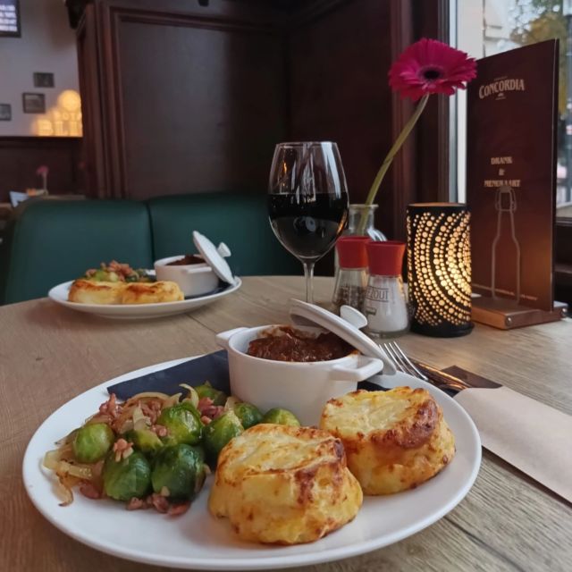 De special van deze week is een stoofpotje van hert met spruiten en aardappel gratin.

Tafeltje reserveren? 📞 0575-743717